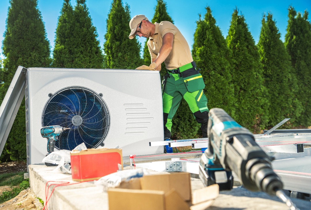 An HVAC expert handling a quick repair service.